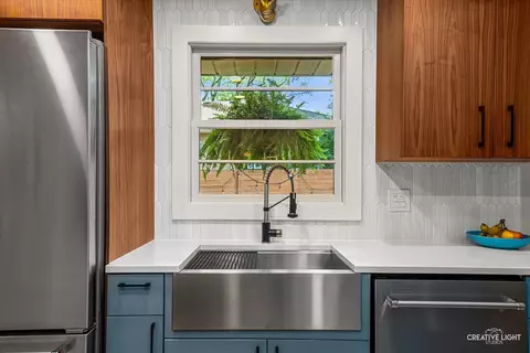 Kitchen - 516 S Sleight St, Naperville, IL 60540 photo 6 of 6