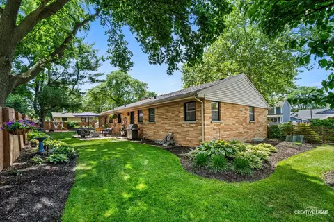 Exterior - 516 S Sleight St, Naperville, IL 60540 photo 6 of 9