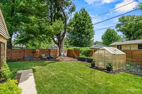 Exterior - 516 S Sleight St, Naperville, IL 60540 photo 8 of 9