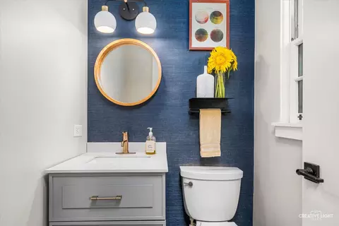 Bath - 516 S Sleight St, Naperville, IL 60540 photo 1 of 3