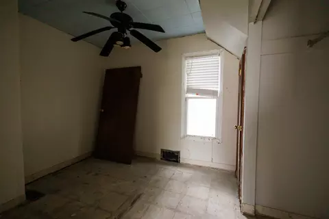 Bedroom - 980 S 6th Ave, Kankakee, IL 60901 photo 3 of 8