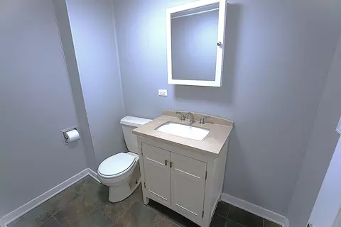 Bath - 2315 W 112th St, Chicago, IL 60643 photo 1 of 2