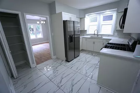 Kitchen - 2315 W 112th St, Chicago, IL 60643 photo 3 of 4