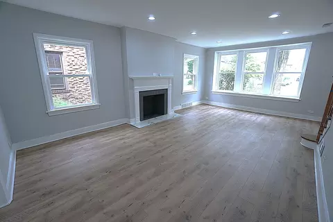 Living - 2315 W 112th St, Chicago, IL 60643 photo 2 of 4