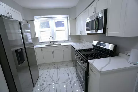 Kitchen - 2315 W 112th St, Chicago, IL 60643 photo 4 of 4
