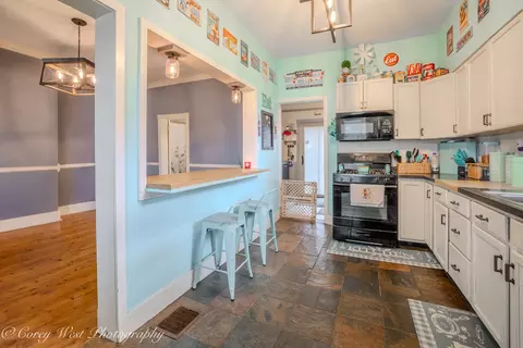 Kitchen - 320 E High St, Sycamore, IL 60178 photo 2 of 4