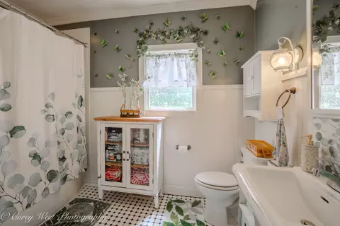 Bath - 320 E High St, Sycamore, IL 60178 photo 3 of 5