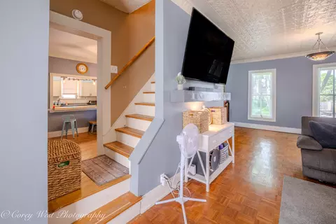 Entry Way - 320 E High St, Sycamore, IL 60178 photo 2 of 4