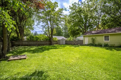 Exterior - 320 E High St, Sycamore, IL 60178 photo 6 of 11