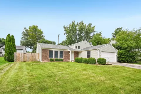 Exterior - 89 Foxcroft Rd, Naperville, IL 60565 photo 5 of 10