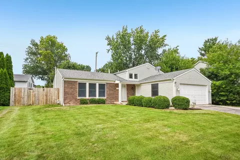 Exterior - 89 Foxcroft Rd, Naperville, IL 60565 photo 6 of 10