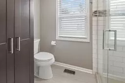 Bath - 28 Hampton St, Cary, IL 60013 photo 3 of 4
