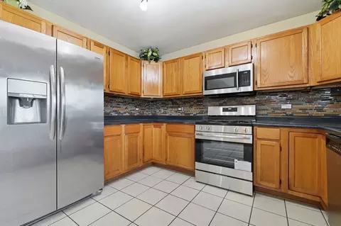 Kitchen - 3014 30th St, Zion, IL 60099 photo 3 of 3