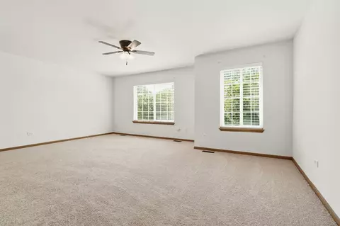 Living - 3014 30th St, Zion, IL 60099 photo 4 of 4