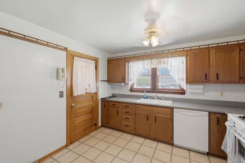 Kitchen - 705 SW 4th St, Aledo, IL 61231 photo 2 of 2