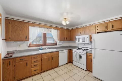 Kitchen - 705 SW 4th St, Aledo, IL 61231 photo 1 of 2