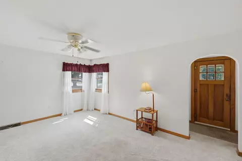 Living - 705 SW 4th St, Aledo, IL 61231 photo 1 of 2