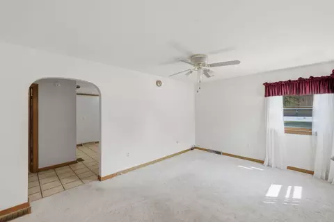 Living - 705 SW 4th St, Aledo, IL 61231 photo 2 of 2