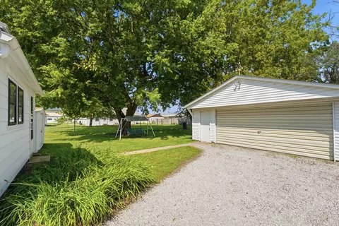 Exterior - 705 SW 4th St, Aledo, IL 61231 photo 1 of 7
