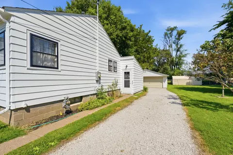 Exterior - 705 SW 4th St, Aledo, IL 61231 photo 7 of 7
