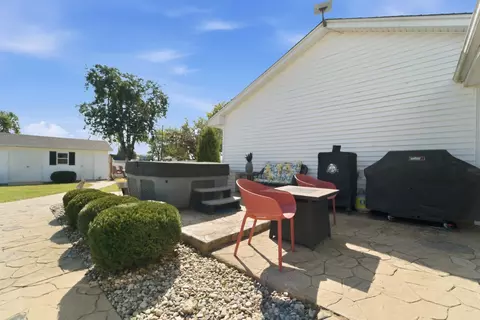 Exterior - 1847 W Tower Dr, Kankakee, IL 60901 photo 4 of 7