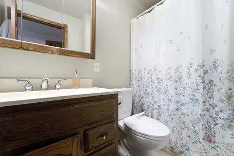 Bath - 1847 W Tower Dr, Kankakee, IL 60901 photo 3 of 3