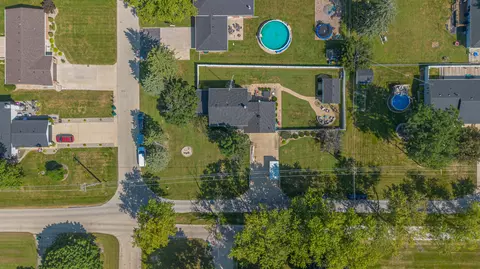 View/Area - 1847 W Tower Dr, Kankakee, IL 60901 photo 2 of 4