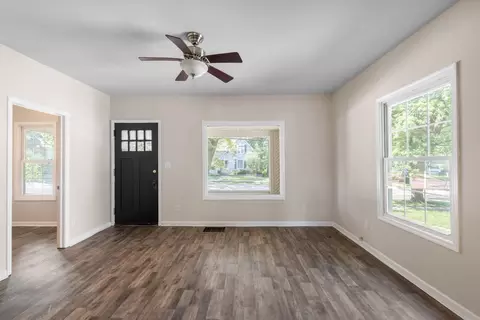 Living - 532 N 7th St, Dekalb, IL 60115 photo 1 of 2