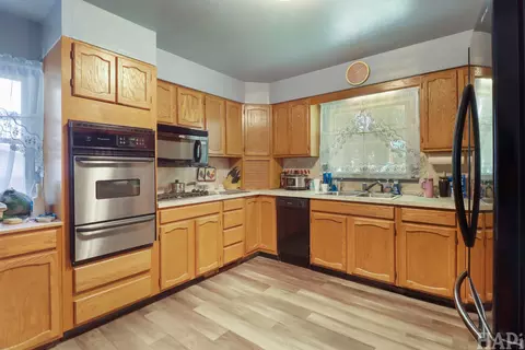 Kitchen - 1012 Elder Ave, Mchenry, IL 60051 photo 2 of 2