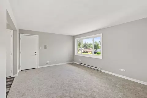 Living - 6846 W Lode Dr #3A, Worth, IL 60482 photo 1 of 3