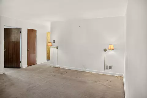 Living - 3329 Arthur Ave, Brookfield, IL 60513 photo 1 of 3