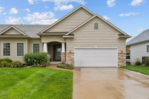 4046 Charles Ct #0, Bettendorf, IA 52722