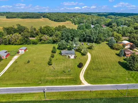 View/Area - 19310 Acker Rd, Fulton, IL 61252 photo 1 of 4