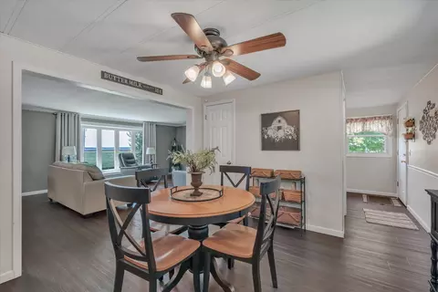 Dining - 19310 Acker Rd, Fulton, IL 61252 photo 2 of 3