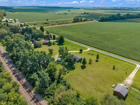 View/Area - 19310 Acker Rd, Fulton, IL 61252 photo 4 of 4