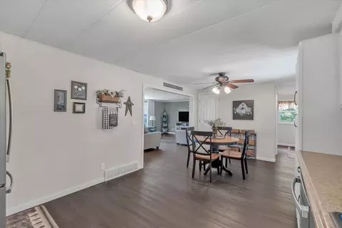 Dining - 19310 Acker Rd, Fulton, IL 61252 photo 1 of 3