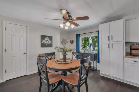 Dining - 19310 Acker Rd, Fulton, IL 61252 photo 3 of 3