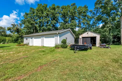 Exterior - 19310 Acker Rd, Fulton, IL 61252 photo 13 of 14