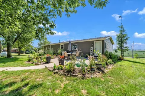 Exterior - 19310 Acker Rd, Fulton, IL 61252 photo 8 of 14