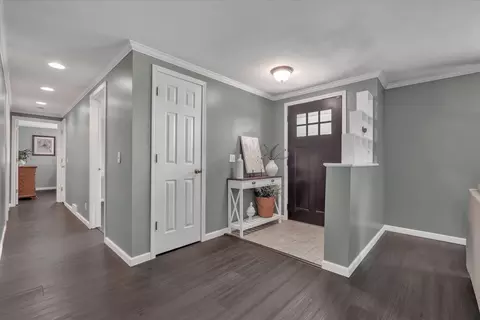 Entry Way - 19310 Acker Rd, Fulton, IL 61252 photo 2 of 5