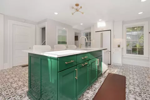 Kitchen - 1317 E Grove St, Bloomington, IL 61701 photo 5 of 22