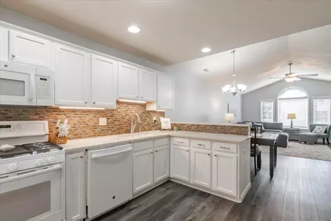 Kitchen - 3711 Wine Way, Bloomington, IL 61704 photo 3 of 4