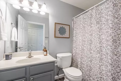 Bath - 3711 Wine Way, Bloomington, IL 61704 photo 3 of 3