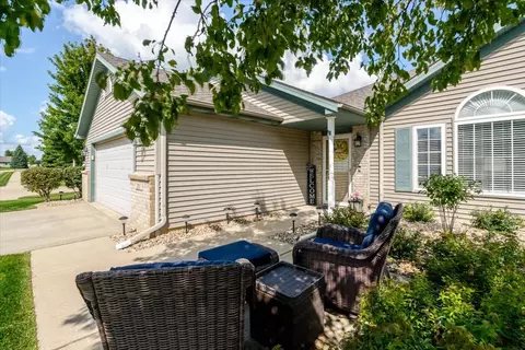 Exterior - 3711 Wine Way, Bloomington, IL 61704 photo 2 of 3