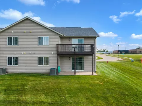 Exterior - 1604 E Lomar St, Eldridge, IA 52748 photo 5 of 5
