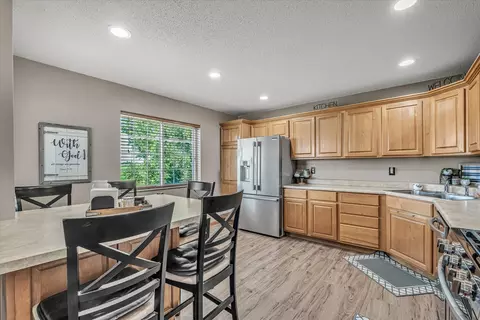 Kitchen - 1604 E Lomar St, Eldridge, IA 52748 photo 2 of 4