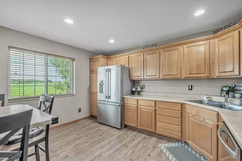 Kitchen - 1604 E Lomar St, Eldridge, IA 52748 photo 4 of 4