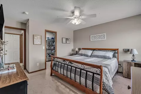 Bedroom - 1604 E Lomar St, Eldridge, IA 52748 photo 4 of 6