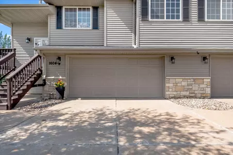 Exterior - 1604 E Lomar St, Eldridge, IA 52748 photo 2 of 5