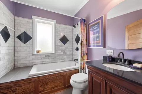 Bath - 632 Thomas Ave, Forest Park, IL 60130 photo 2 of 2